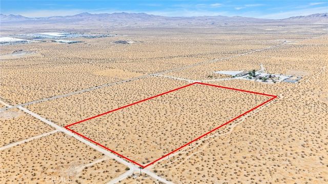 1 Los Padres, Apple Valley, CA 92307