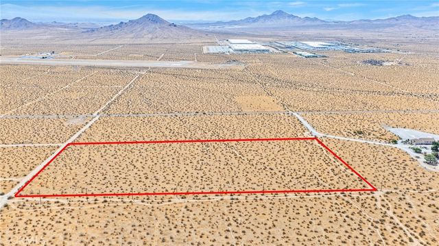 1 Los Padres, Apple Valley, CA 92307
