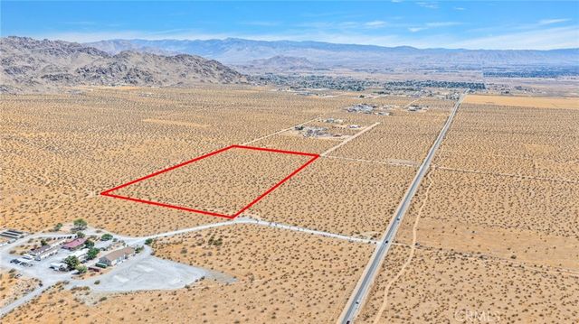 1 Los Padres, Apple Valley, CA 92307