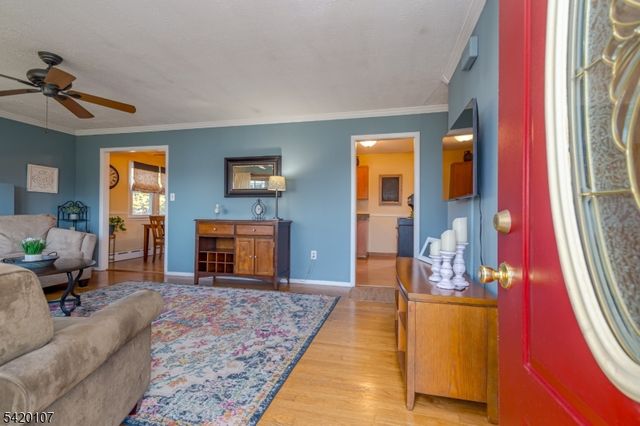 214 Vesper Ave, Middlesex Boro, NJ 08846