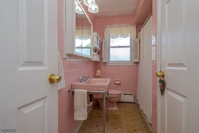 214 Vesper Ave, Middlesex Boro, NJ 08846