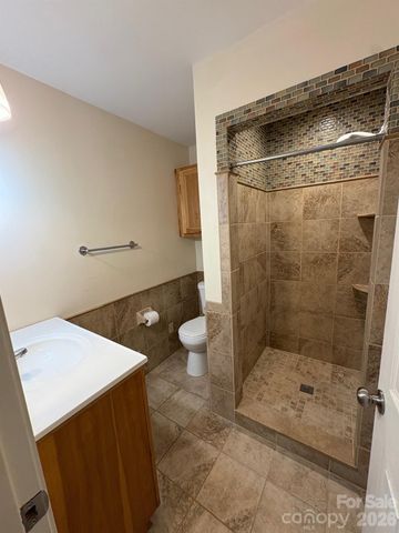 70 Stonegate Trail, Leicester, NC 28748