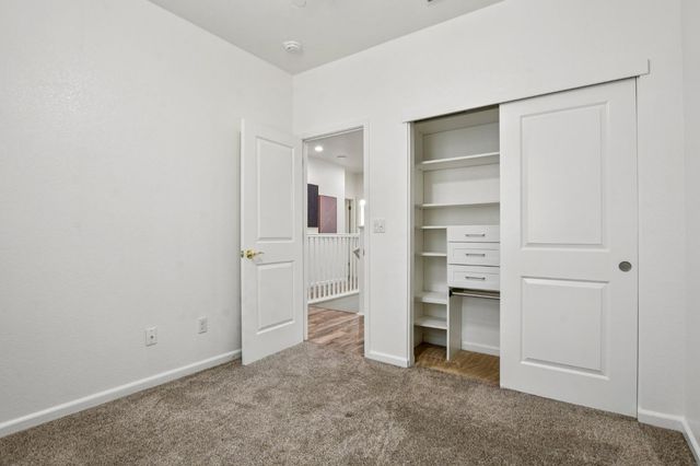 939 Dixieanne Ave, Sacramento, CA 95815