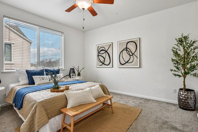 939 Dixieanne Ave, Sacramento, CA 95815