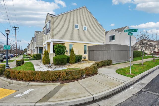 939 Dixieanne Ave, Sacramento, CA 95815