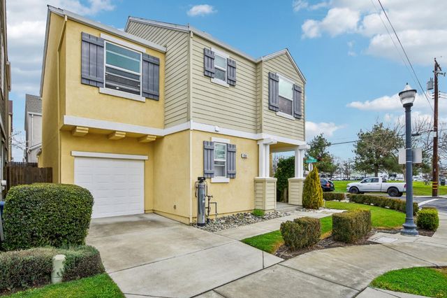 939 Dixieanne Ave, Sacramento, CA 95815