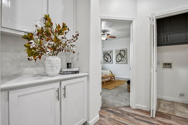 939 Dixieanne Ave, Sacramento, CA 95815