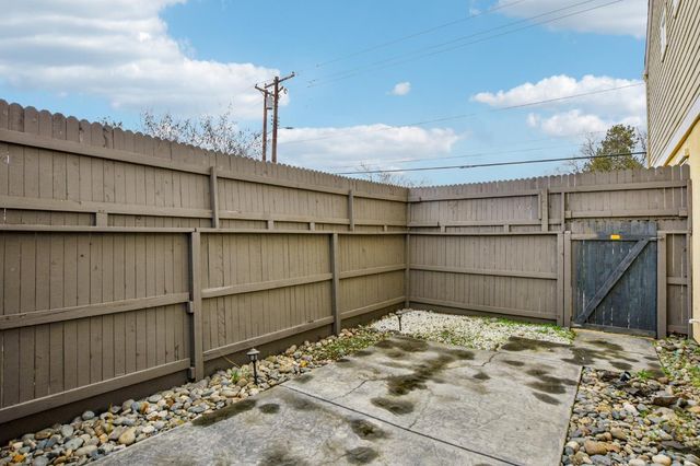 939 Dixieanne Ave, Sacramento, CA 95815