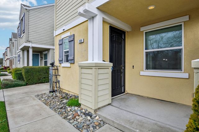 939 Dixieanne Ave, Sacramento, CA 95815