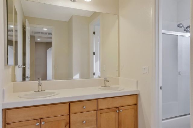 379 John Kamps Way, Ripon, CA 95366