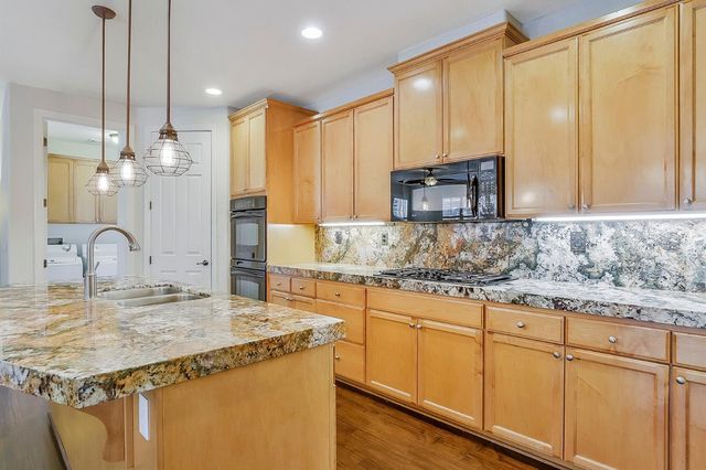 379 John Kamps Way, Ripon, CA 95366