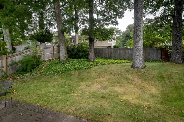 12 Patony Rd, Framingham, MA 01701