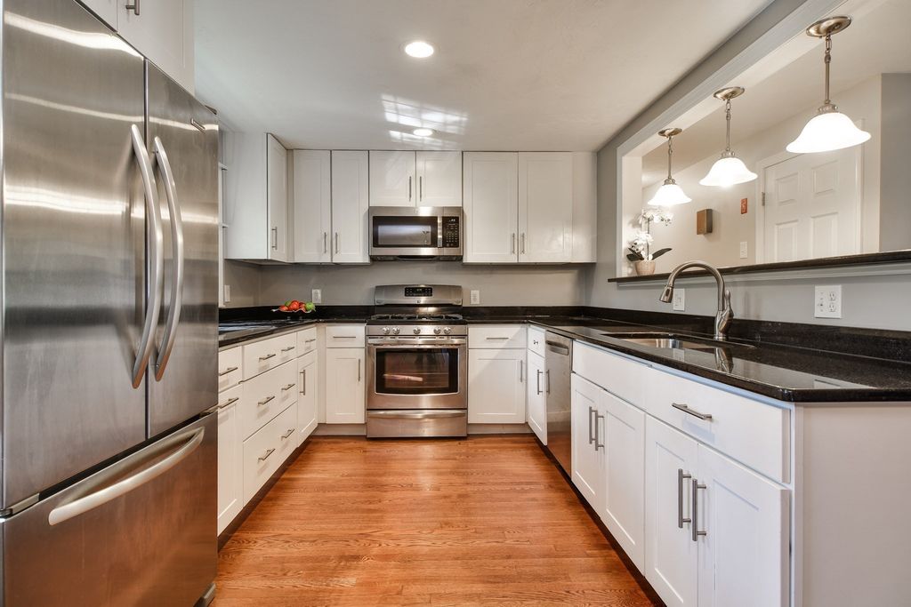 12 Patony Rd, Framingham, MA 01701