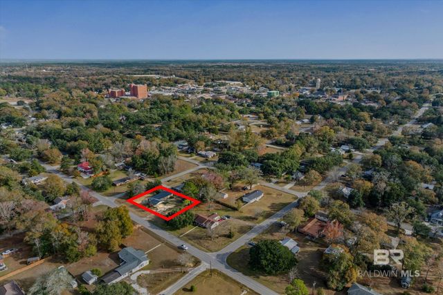 605 N Day Avenue, Bay Minette, AL 36507