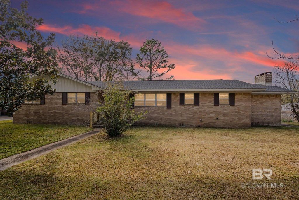 605 N Day Avenue, Bay Minette, AL 36507