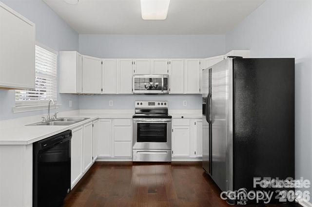6828 Ayrshire Glen Place, Charlotte, NC 28273
