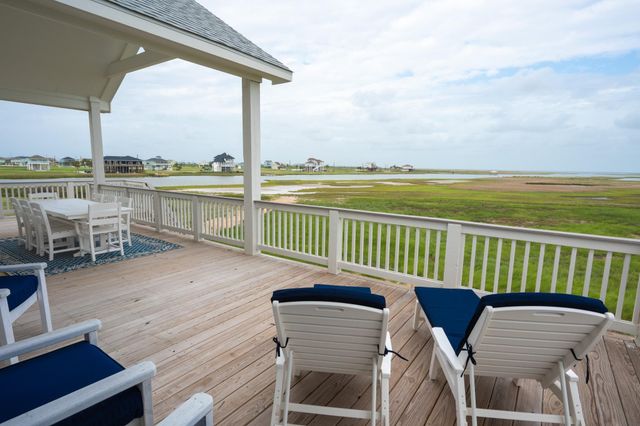 18414 Indian Beach Ct, Galveston, TX 77554