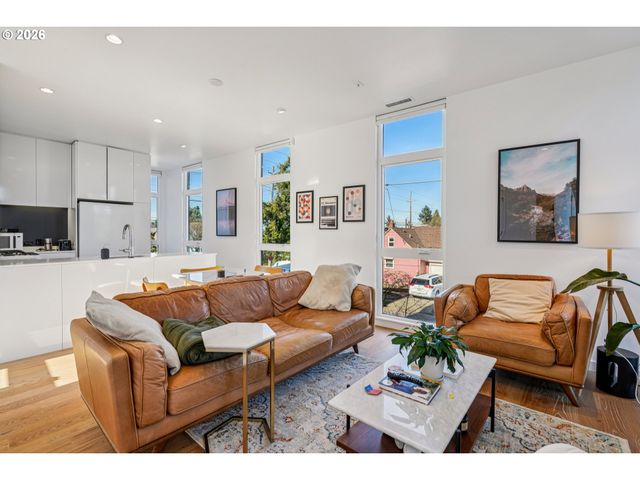 150 N BUFFALO St, Portland, OR 97217