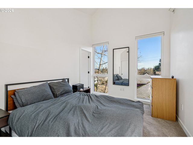 150 N BUFFALO St, Portland, OR 97217