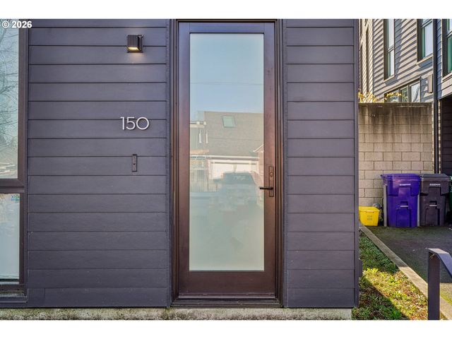 150 N BUFFALO St, Portland, OR 97217