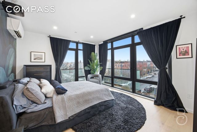 2048 Steinway St, New York City, NY 11105