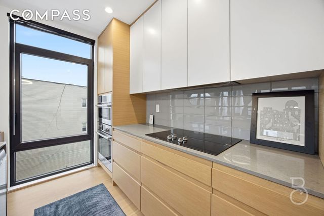 2048 Steinway St, New York City, NY 11105