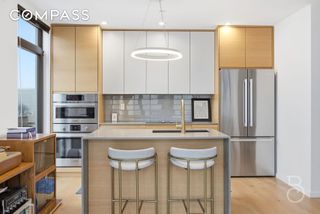 2048 Steinway St, New York City, NY 11105