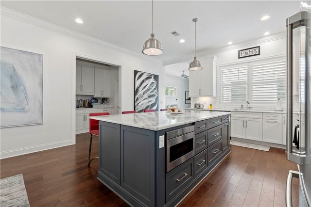 22 Carolina Avenue, Oakmont, PA 15139