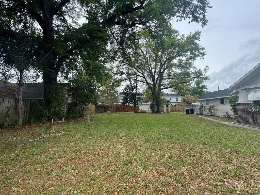 5804 N CHEROKEE AVENUE, Tampa, FL 33604