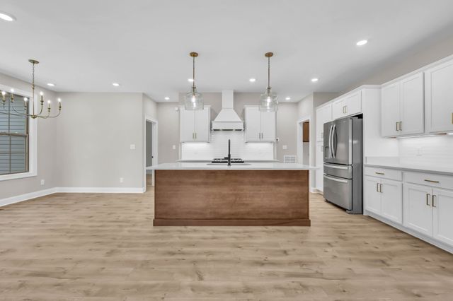 349 Chase Dr, Clarksville, TN 37043