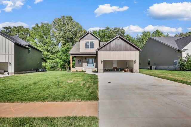 349 Chase Dr, Clarksville, TN 37043