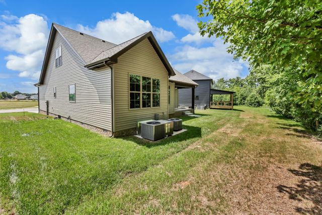 349 Chase Dr, Clarksville, TN 37043