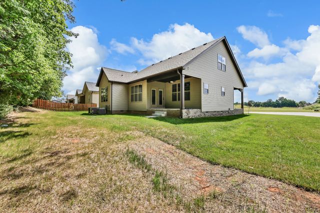 349 Chase Dr, Clarksville, TN 37043