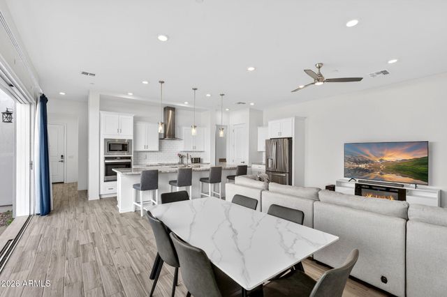 253 E BALSAM Drive, Chandler, AZ 85286