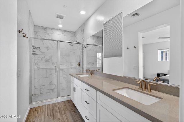 253 E BALSAM Drive, Chandler, AZ 85286
