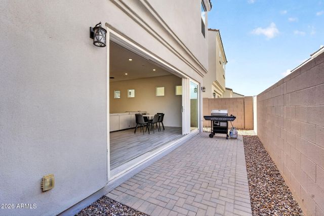 253 E BALSAM Drive, Chandler, AZ 85286