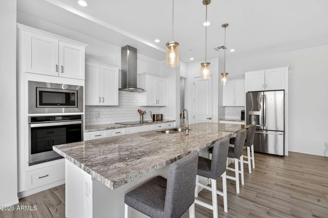 253 E BALSAM Drive, Chandler, AZ 85286