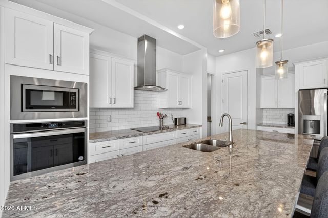 253 E BALSAM Drive, Chandler, AZ 85286