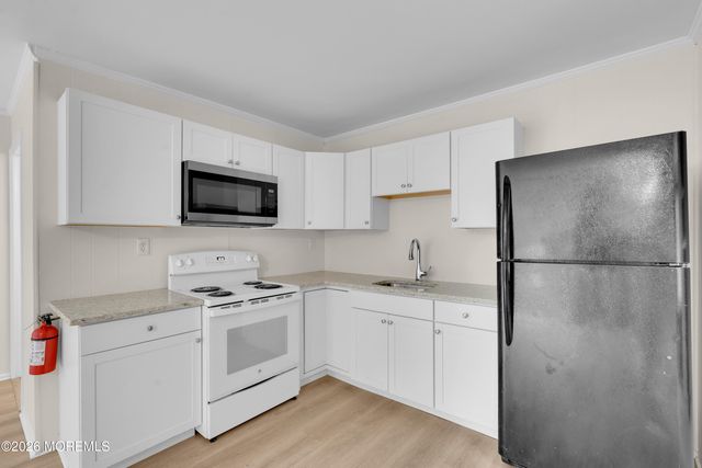 302 Schoolhouse Road Unit B, Monroe, NJ 08831