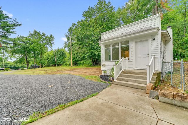 302 Schoolhouse Road Unit B, Monroe, NJ 08831