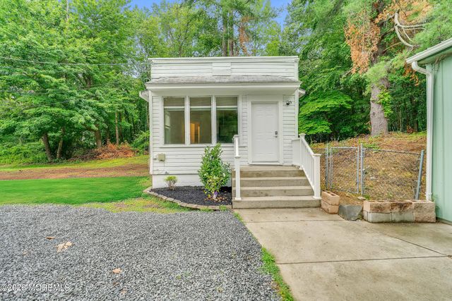 302 Schoolhouse Road Unit B, Monroe, NJ 08831