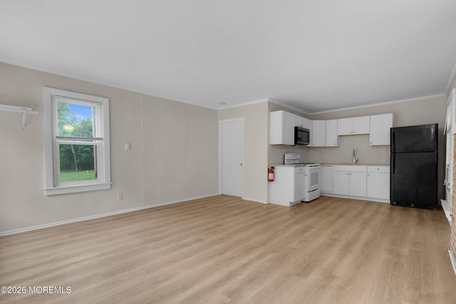 302 Schoolhouse Road Unit B, Monroe, NJ 08831