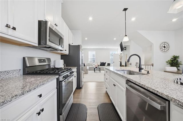 1214 Gunboat DR, Suffolk, VA 23435