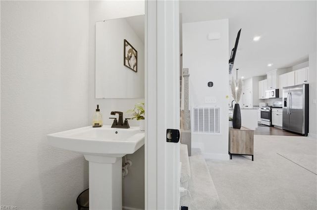 1214 Gunboat DR, Suffolk, VA 23435