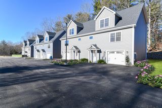 2 Delphi Way, Londonderry, NH 03053