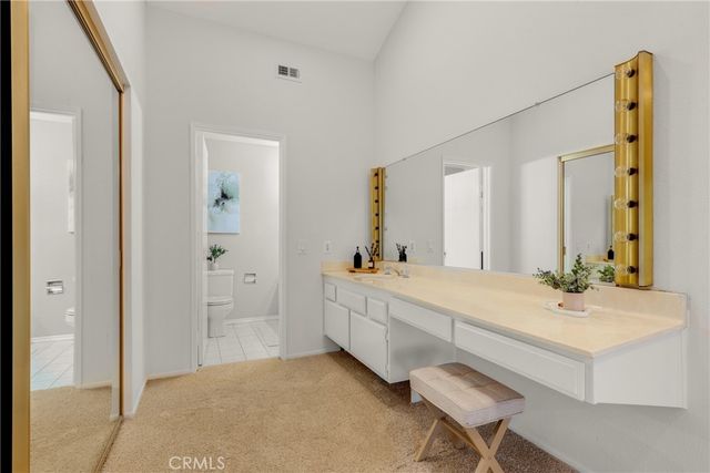 6021 Lindley Avenue 12, Tarzana, CA 91356