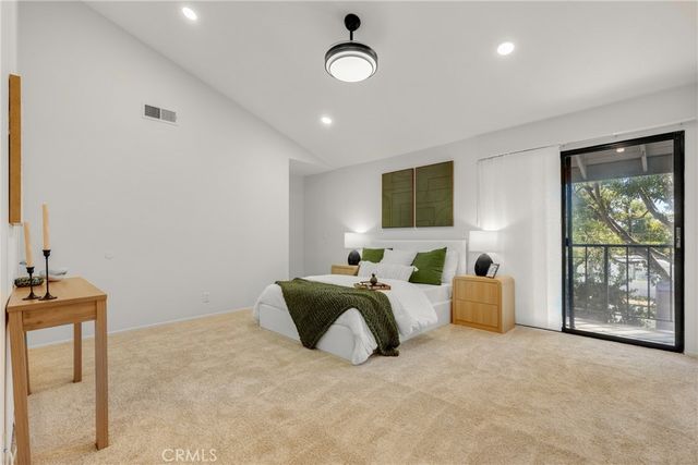 6021 Lindley Avenue 12, Tarzana, CA 91356