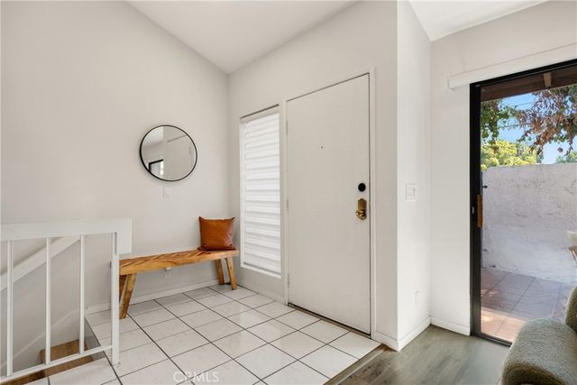 6021 Lindley Avenue 12, Tarzana, CA 91356