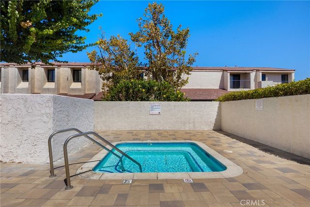 6021 Lindley Avenue 12, Tarzana, CA 91356