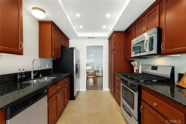 6021 Lindley Avenue 12, Tarzana, CA 91356